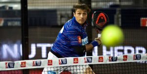 Fernando Belasteguín, de revés