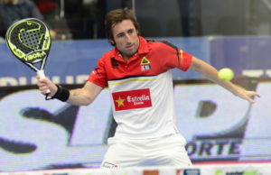 Golpes de derecha en pádel. Maxi Grabiel.