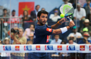 Sanyo Gutiérrez, con su pala HEAD, de gran salida de bola.