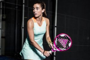 Marta Ortega con su pala adidas supernova woman 1.7