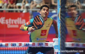 Maxi Sánchez con su pala Bullpadel Vertex 2 2018.